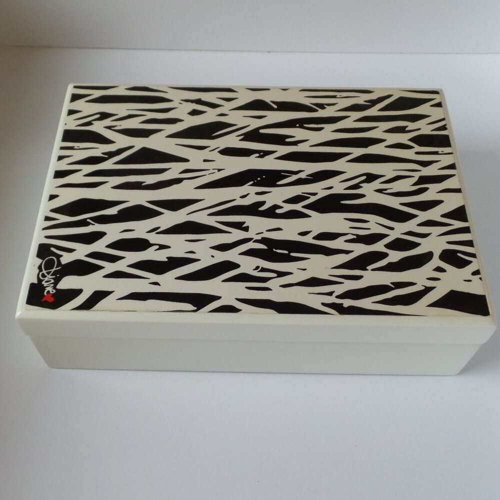 Diane Von Furstenberg Jewelry Box - Picture 2 of 13